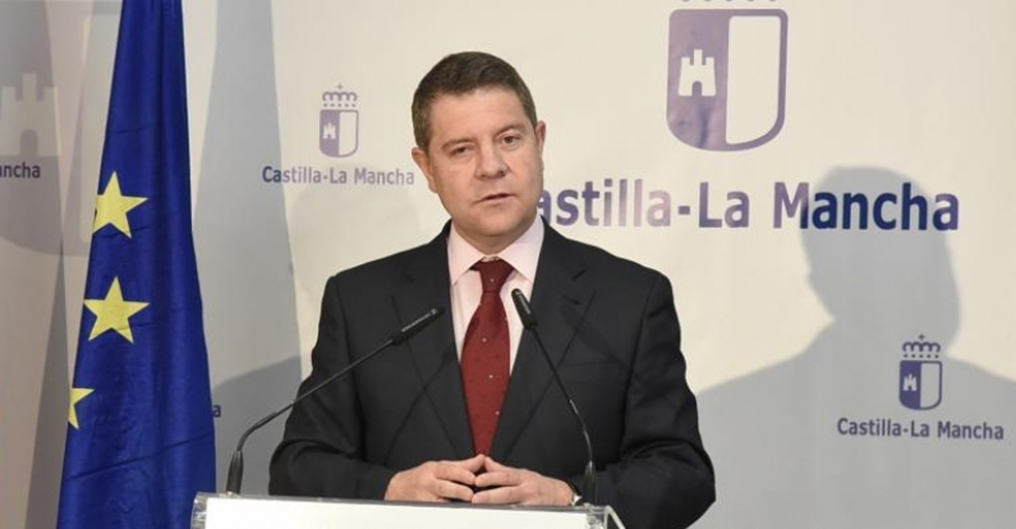 El presidente García-Page traslada su enhorabuena y la lealtad de Castilla-La Mancha a Pedro Sánchez y al nuevo Gobierno de España
