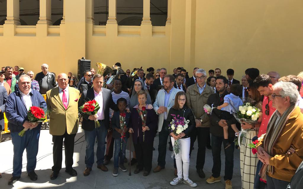 Vicente Tirado asiste al acto homenaje en recuerdo del maestro albaceteño Dámaso González 