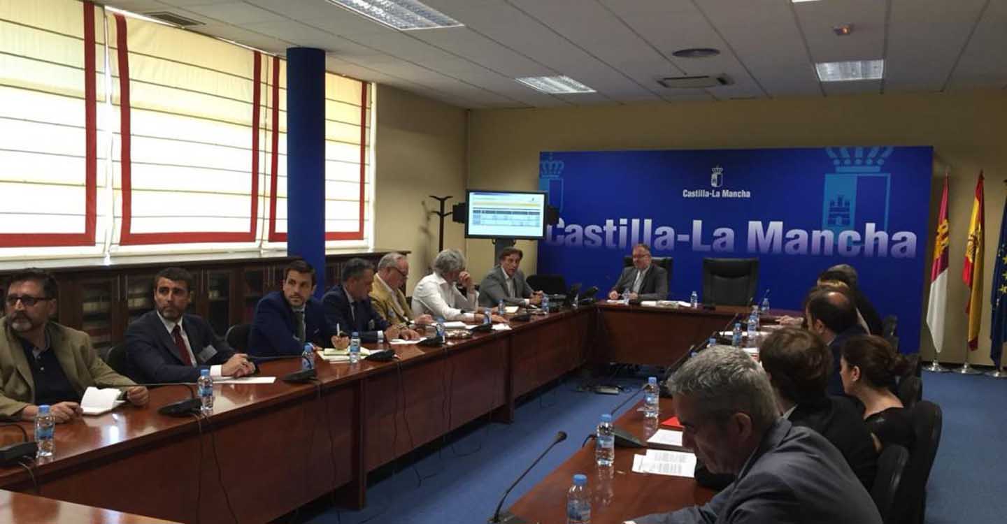 El Gobierno regional contará con entidades financieras y colegios profesionales para la próxima convocatoria de ayudas a la rehabilitación edificatoria