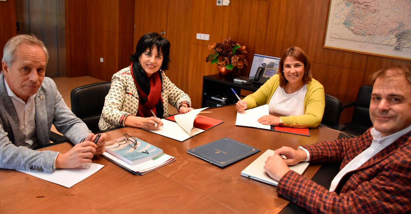 La Consejería de Fomento firma un convenio con CAUMAS para fomentar y potenciar la inclusión digital entre la ciudadanía de Castilla-La Mancha