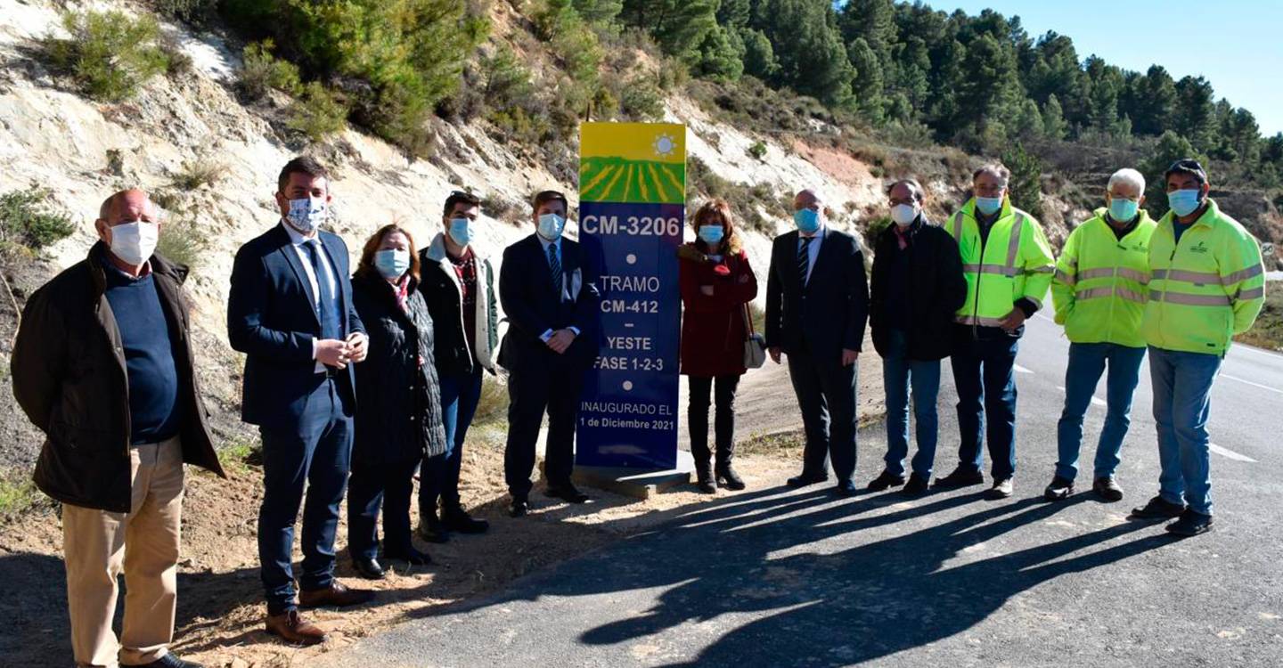 El Gobierno regional ha rehabilitado la CM-3206 desde Elche de la Sierra hasta Yeste con una inversión total de 1,8 millones de euros

