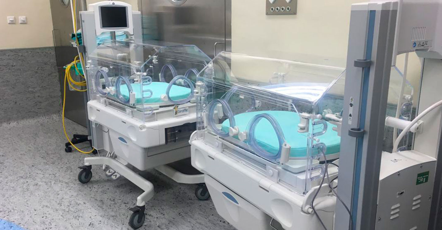 El Gobierno de Castilla-La Mancha mejora la dotación del área pediátrica del Hospital de Hellín con dos nuevas incubadoras