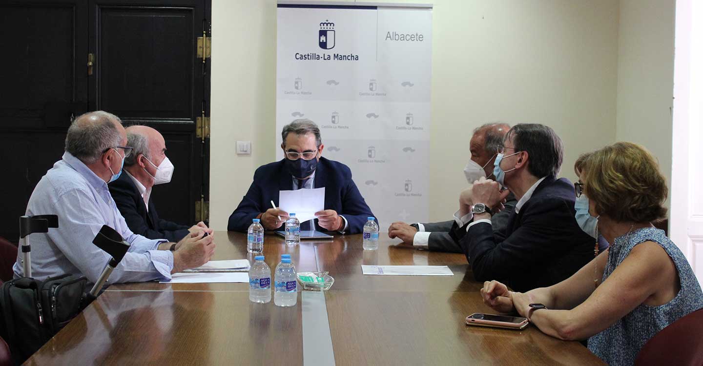 La Consejería de Sanidad y la Academia de Medicina de Castilla-La Mancha unen esfuerzos para desarrollar un calendario de acciones y actuaciones 