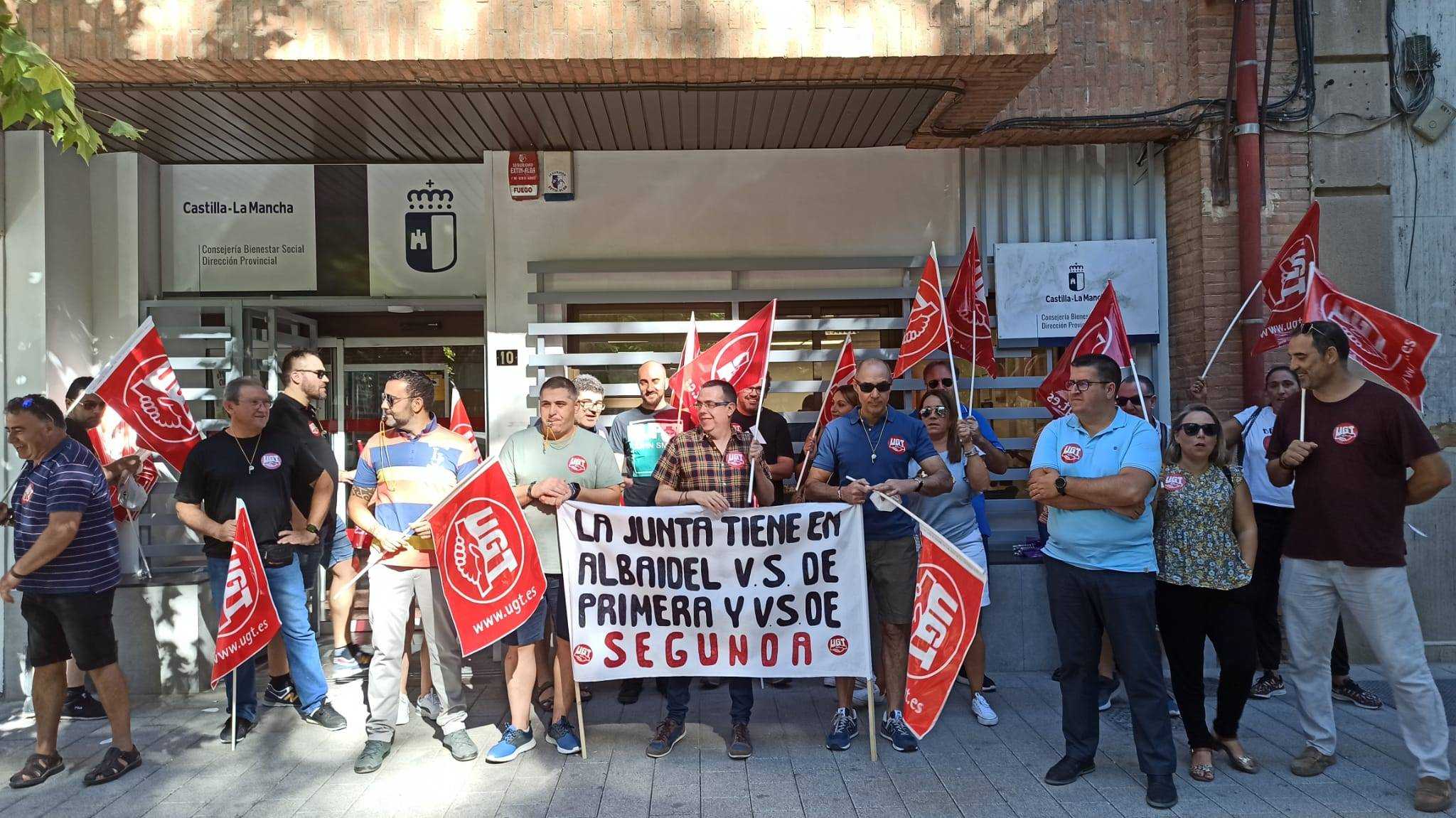 Los trabajadores del servicio de seguridad del Centro Regional de Menores Albaidel no cesarán las movilizaciones hasta que no se corrijan las desigualdades salariales que sufren