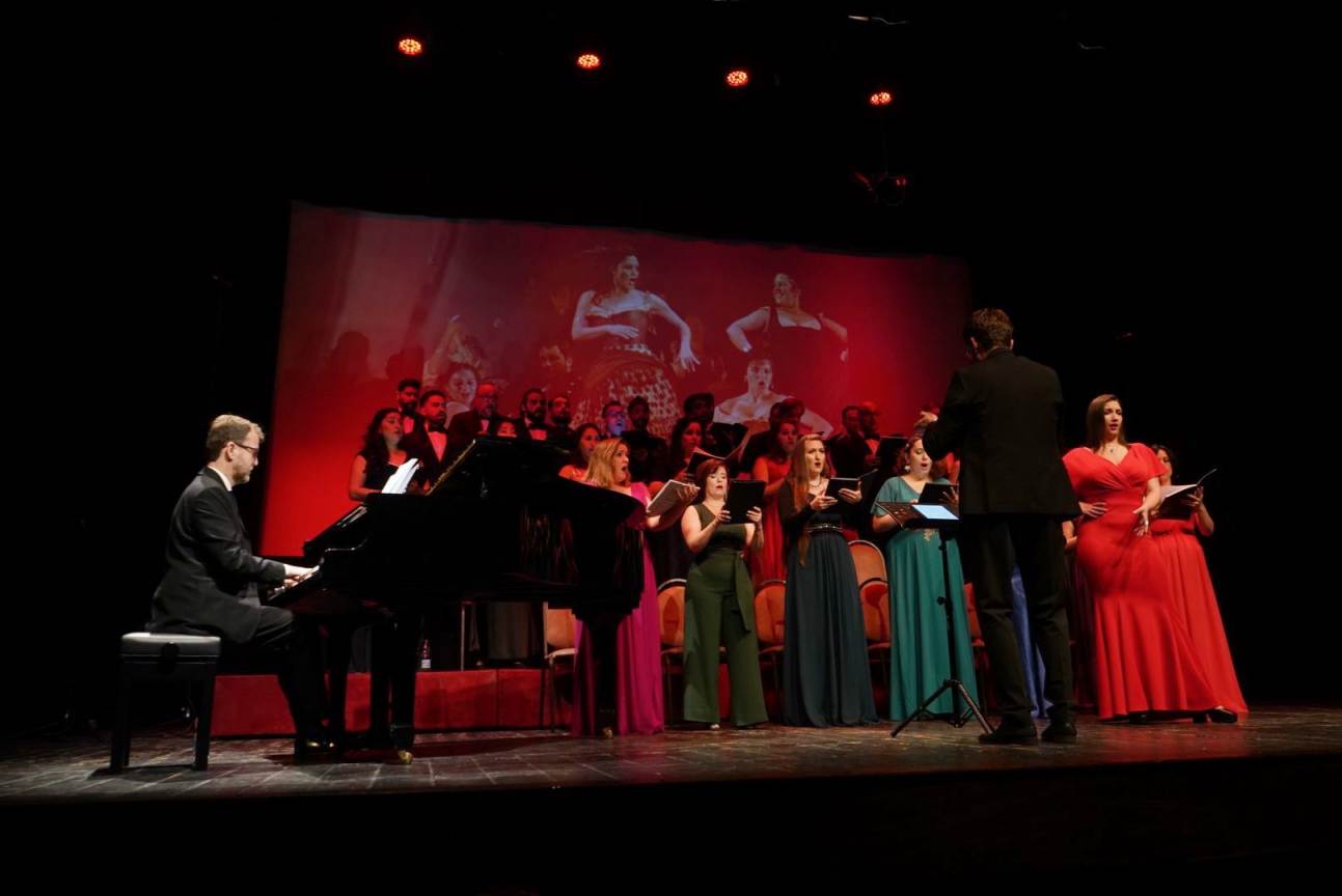 Éxito este sábado del Coro de Castilla la Mancha con el concierto Grandes Coros de Ópera en el Gran Teatro de Villarrobledo