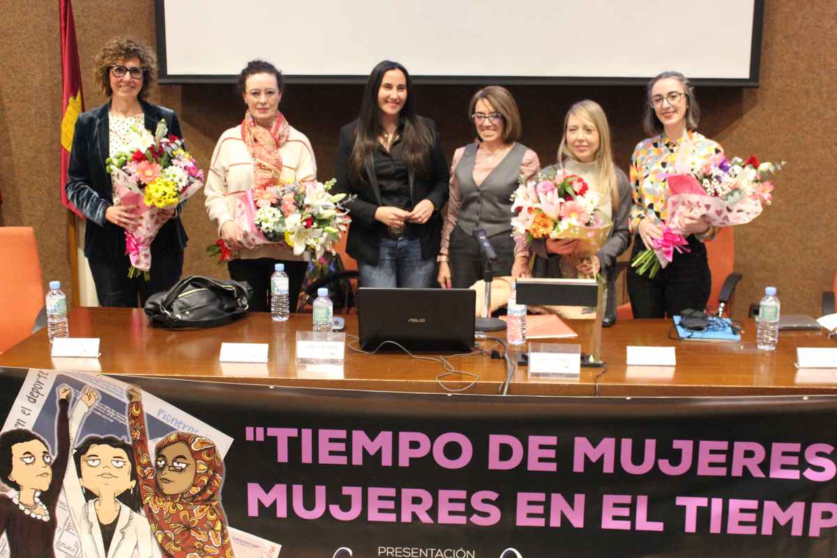 El Calendario de Mujer 2024 se presenta en Albacete y visibiliza a las referentes que no se estudian en las aulas