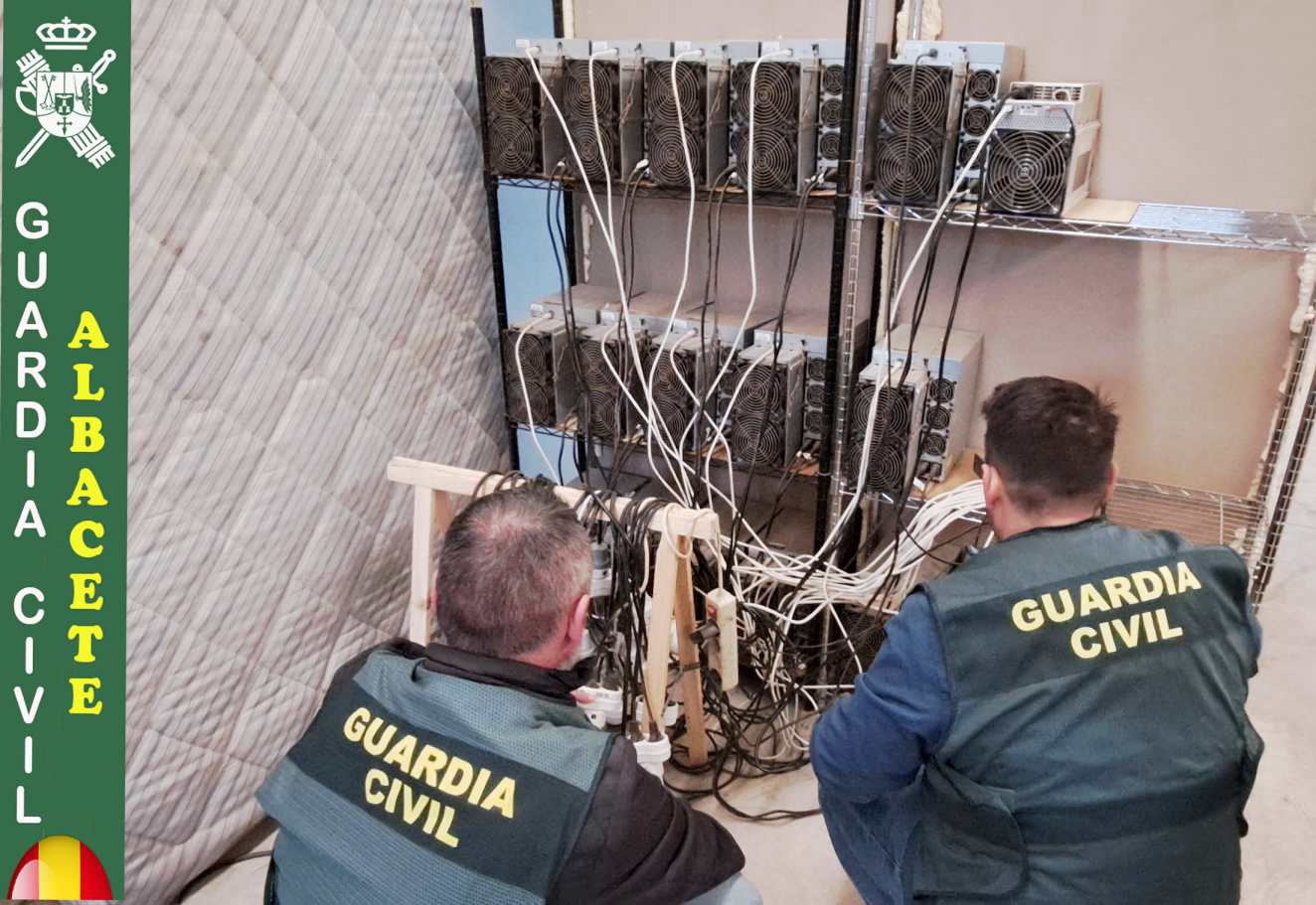 Detenidas tres personas por defraudación de fluido eléctrico en naves industriales en las que mantenían activas “granjas” para el minado de criptomonedas