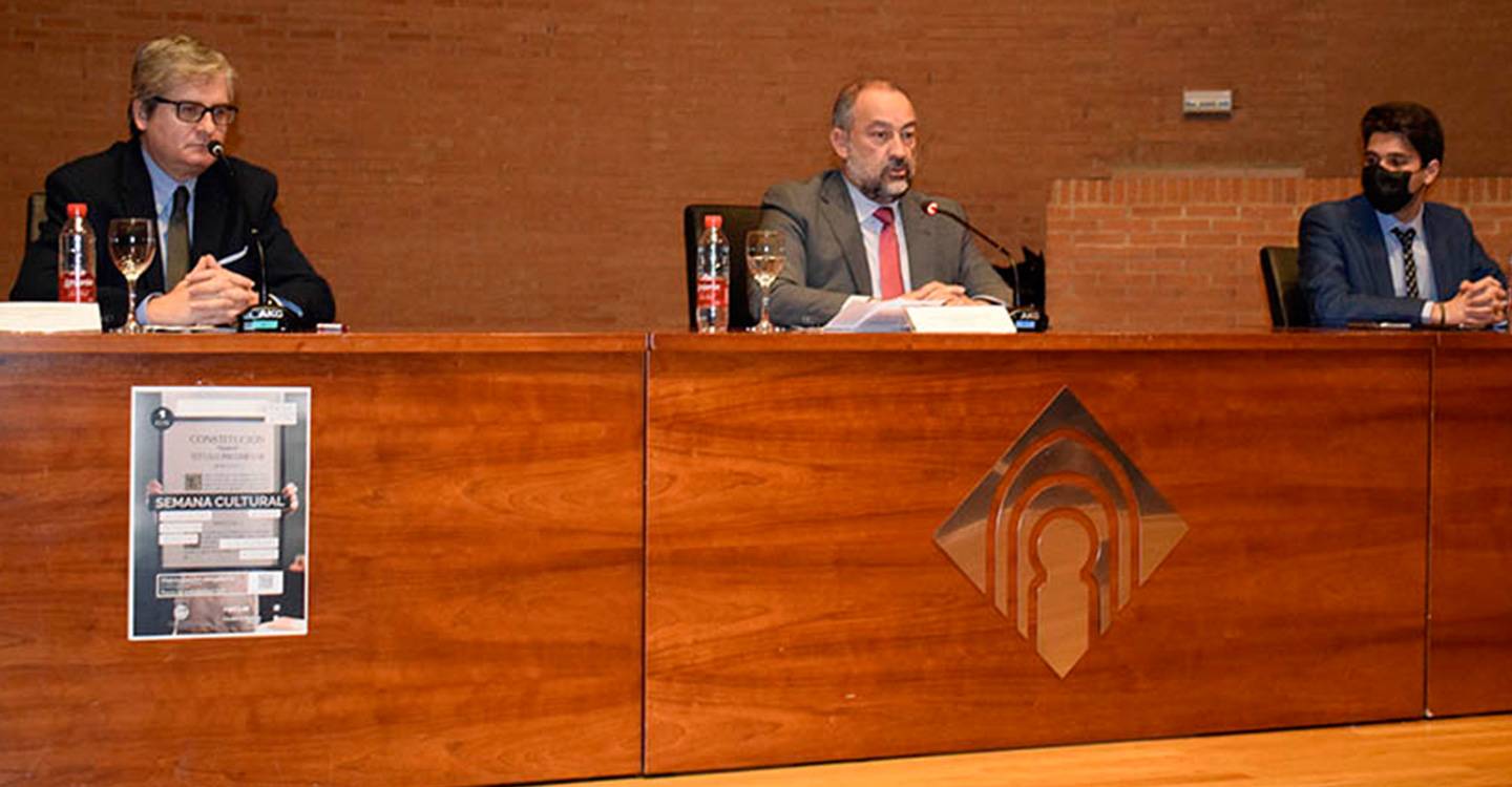 La Facultad de Derecho clausura la cuarta edición de su Semana Cultural