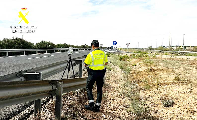 La Guardia Civil de Albacete investiga al conductor de un turismo por circular con exceso de velocidad y bajo la influencia de bebidas alcohólicas