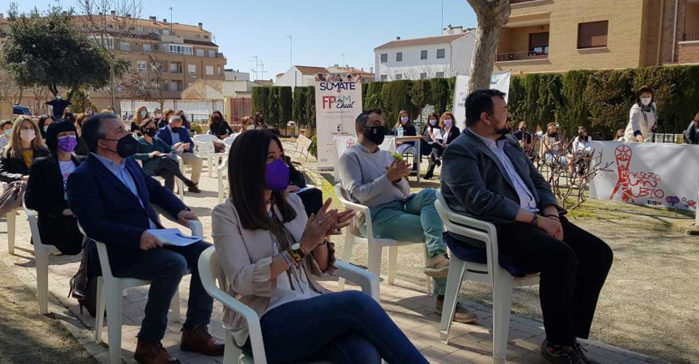 El Gobierno regional reconoce la implicación de los centros educativos en el desarrollo de planes de igualdad y contra la violencia de género