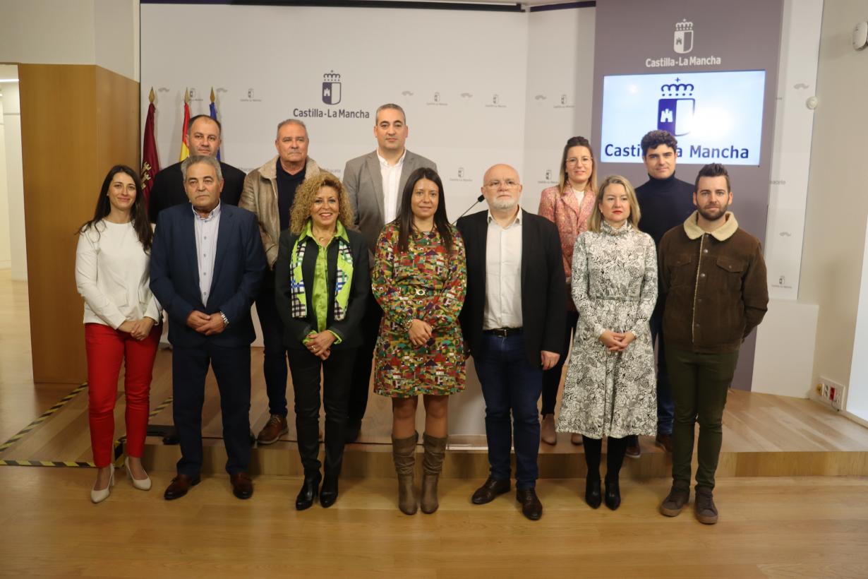 El Gobierno de Castilla-La Mancha impulsa una nueva vivienda y seis centros de mayores en la provincia de Albacete con un millón de euros de inversión 
