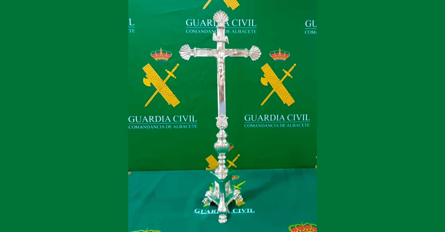 La Guardia Civil de Albacete detiene a dos personas por el hurto de una Cruz del altar del Santuario de la Virgen de Cortes de Alcaraz