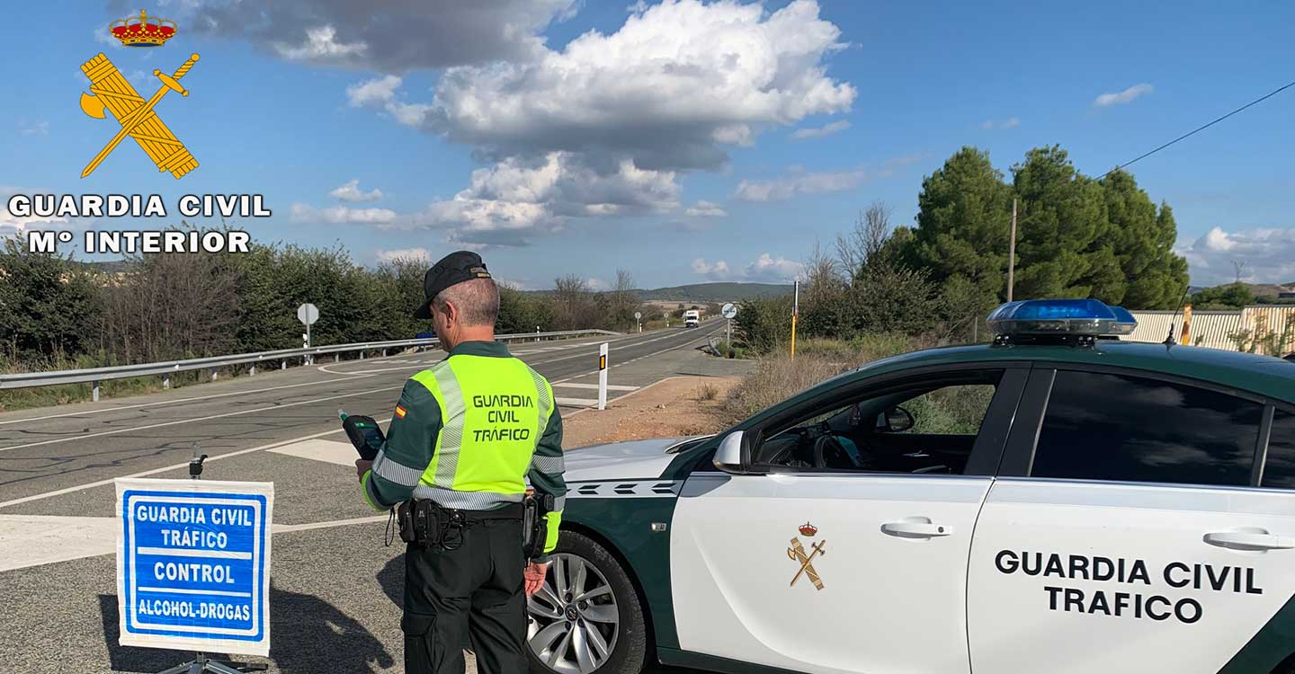 La Guardia Civil de Albacete investiga al conductor de un vehículo articulado por un delito contra la seguridad vial