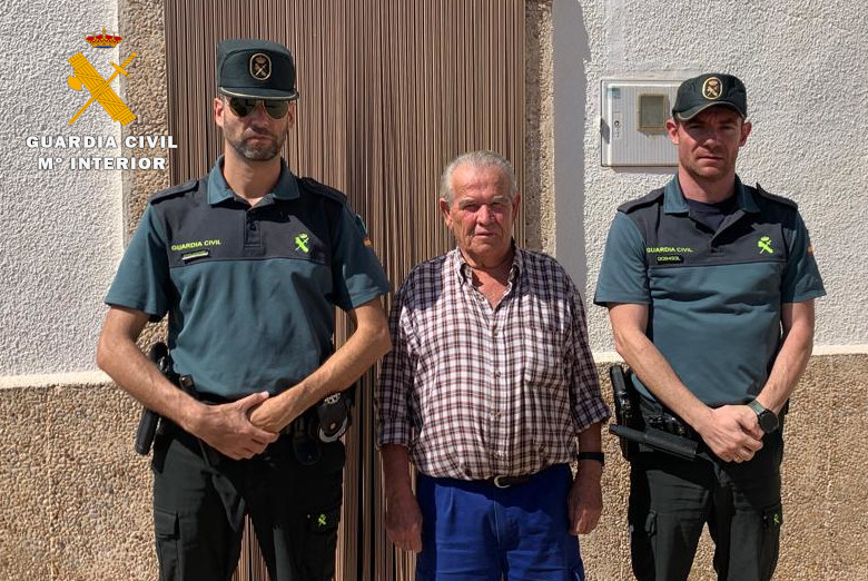 La Guardia Civil de Albacete auxilia a una persona que había sufrido un accidente y que llevaba desaparecida 10 horas