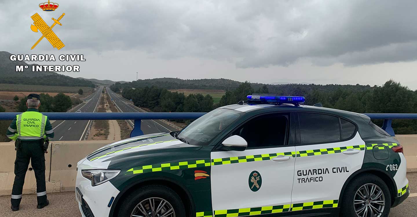 La Guardia Civil de Albacete investiga al conductor de un turismo por circular de manera temeraria en una vía convencional