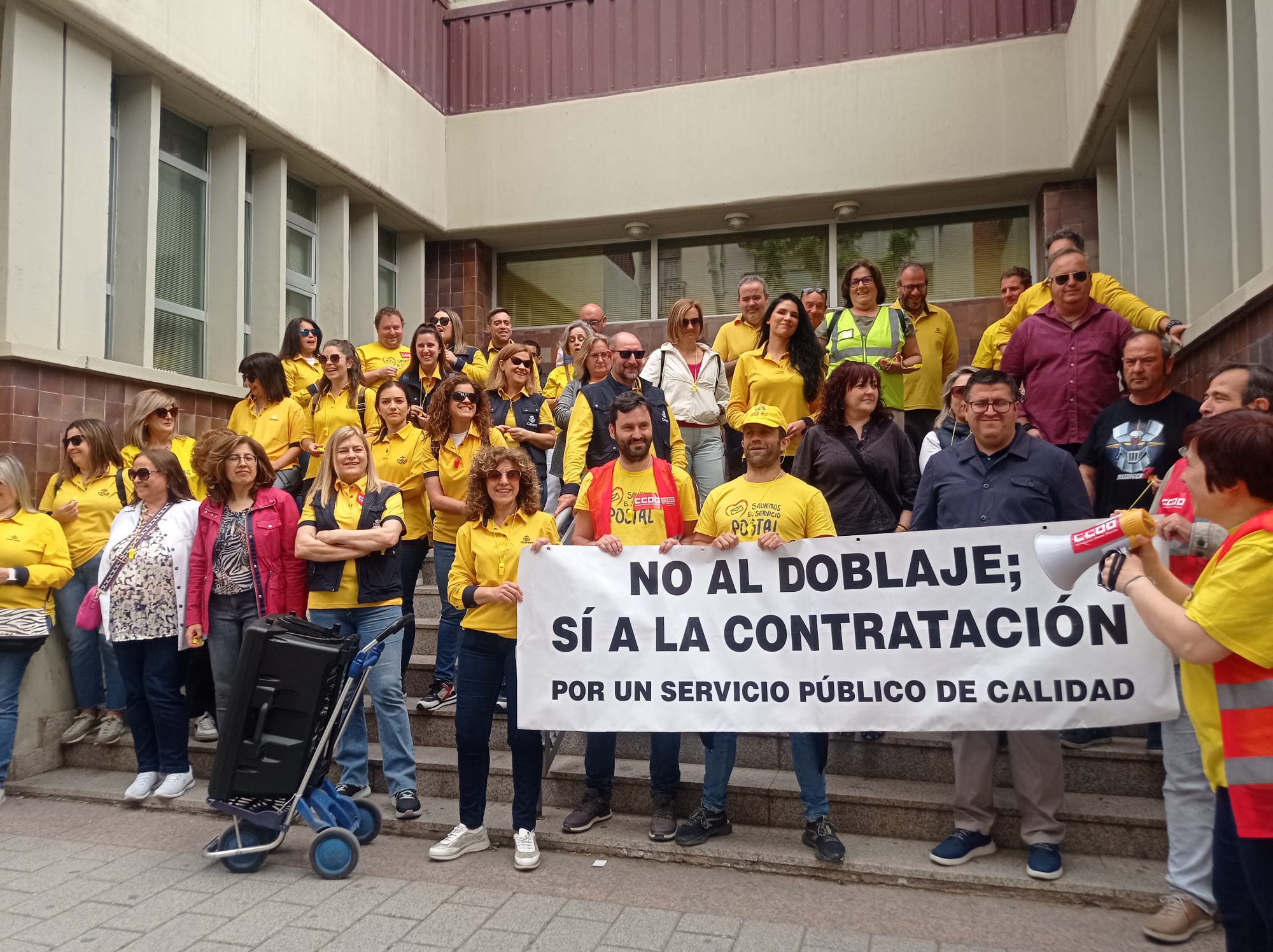 Seguimiento masivo en el primer día de la huelga de Correos en la provincia de Albacete 