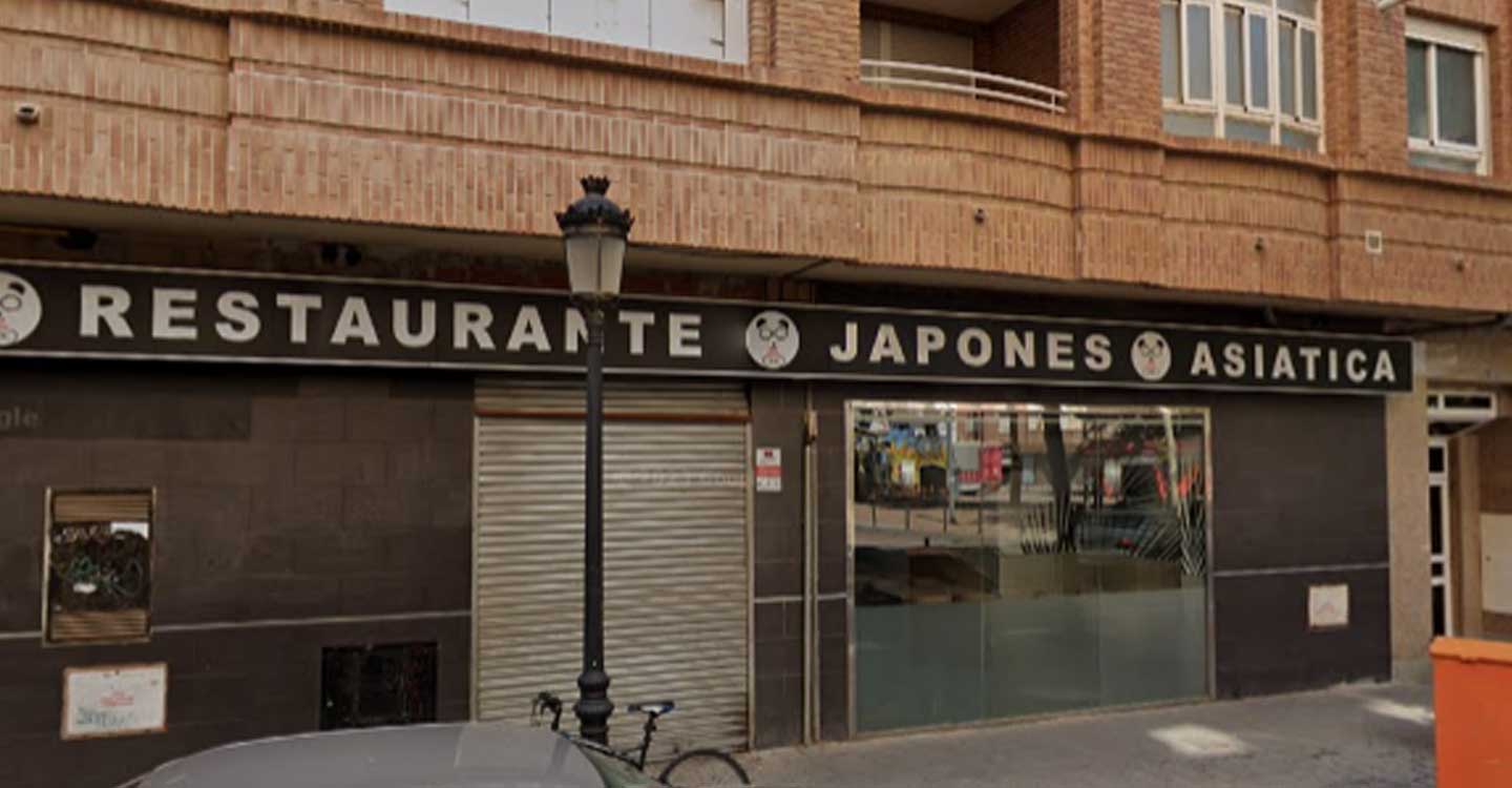 Desalojan un edificio de 8 plantas tras un incendio de un restaurante en Albacete