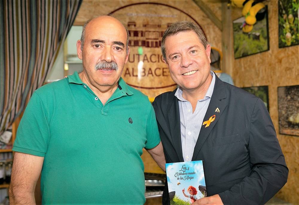 El escritor José Garrido Villanueva publica el cuento infantil “Lea y el fabuloso mundo de las abejas”