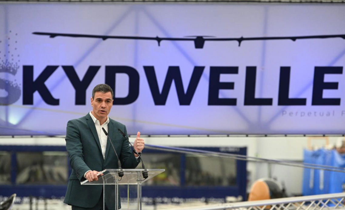 Pedro Sánchez destaca el proyecto de avión solar no tripulado como muestra de la apuesta del Gobierno por la reindustrialización de España, la tecnología de 
vanguardia y la ciencia