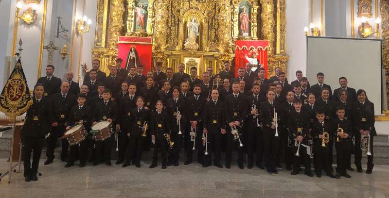 La Agrupación Musical San Juan Evangelista ofreció un magnífico concierto para presentar su nueva uniformidad