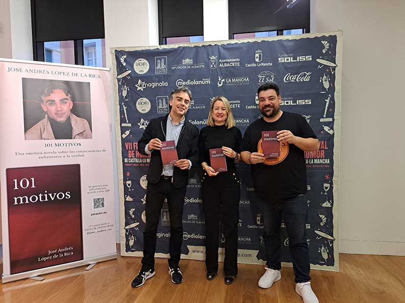 El Gobierno de Castilla-La Mancha y Gachas Comedy arropan la presentación del libro ‘101 Motivos’, en Albacete