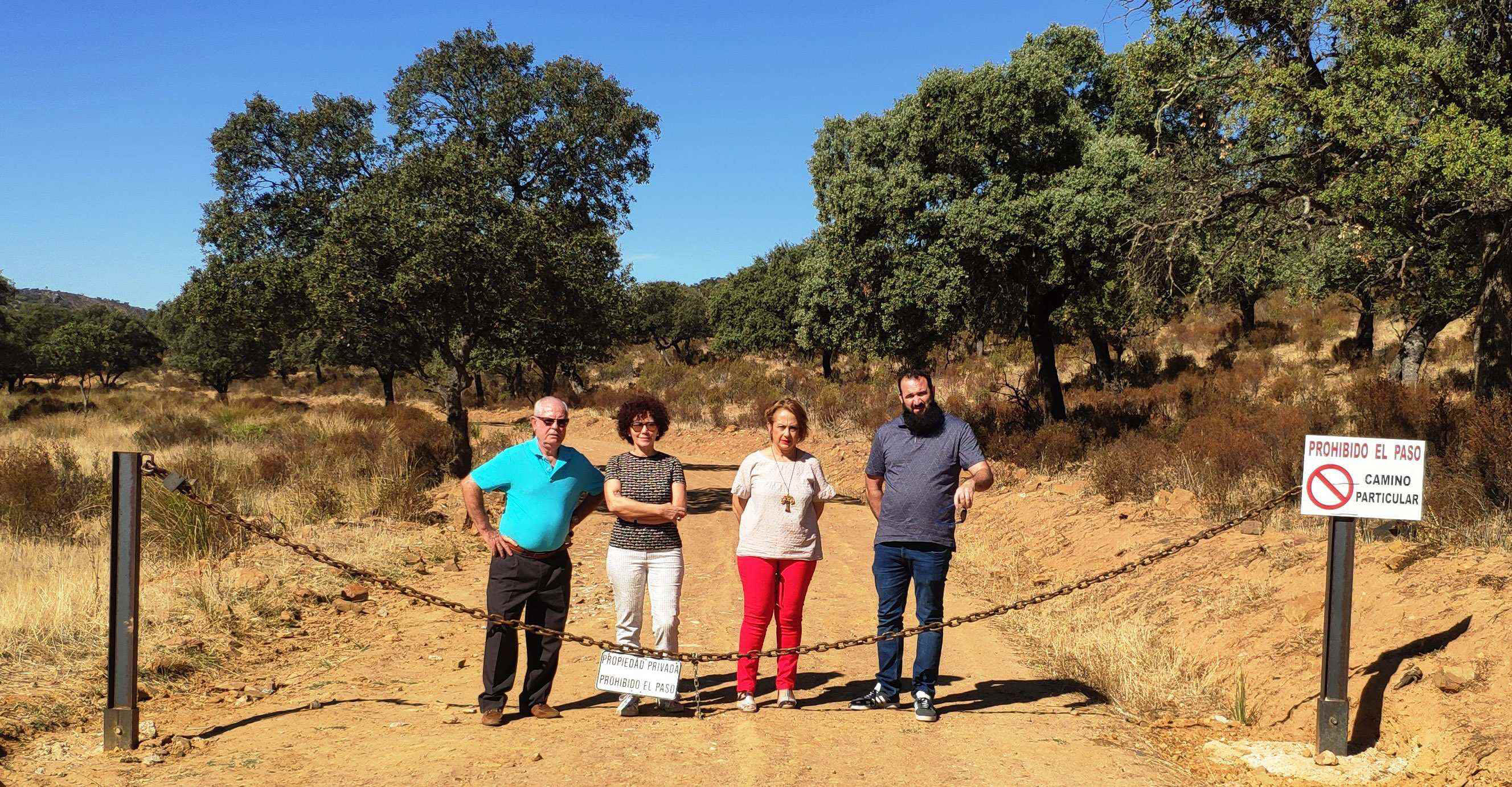 El PSOE se interesa por el cierre del camino que une San Benito y Minas de Horcajo 