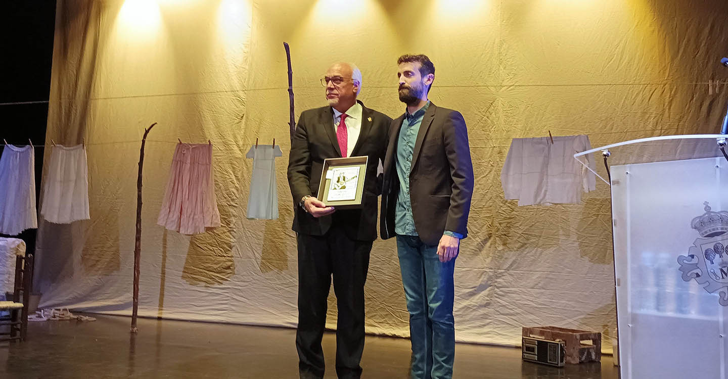 El Ayuntamiento de Manzanares recibe el I Galardón Nacional de Folclore 'Juan Cañí'