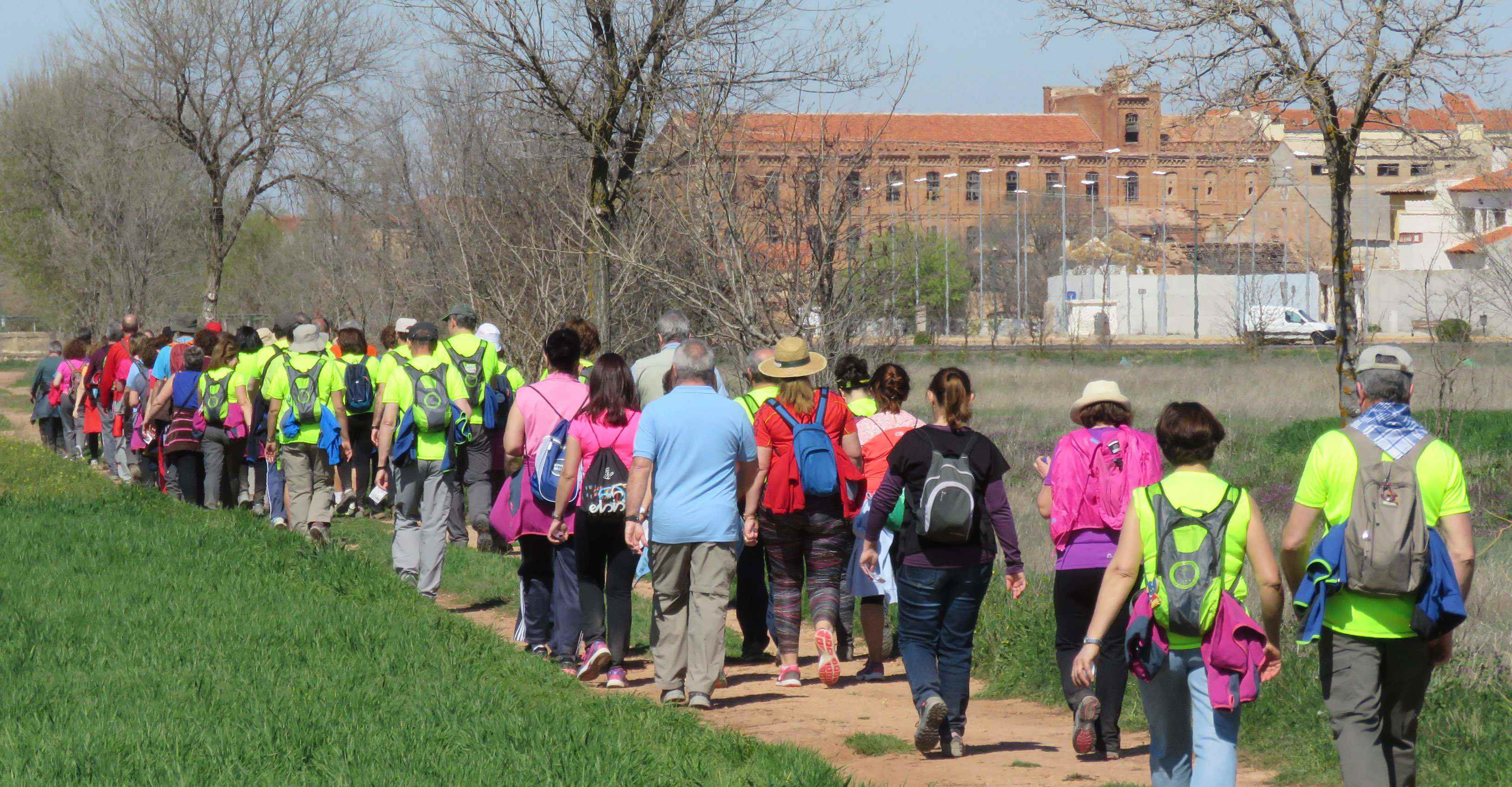 'La Mesnera' anima el mes de octubre con cuatro rutas senderistas