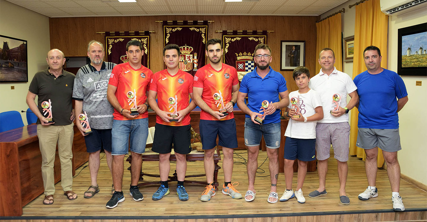 El trío formado por Carlos Moya, Álvaro Moya y Carlos Madrid se hace con la III Liga de Pádel