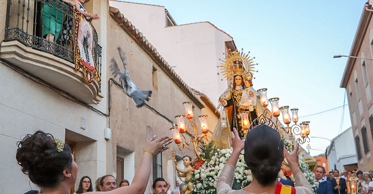 Almodóvar del Campo se echó a la calle masivamente junto a su patrona