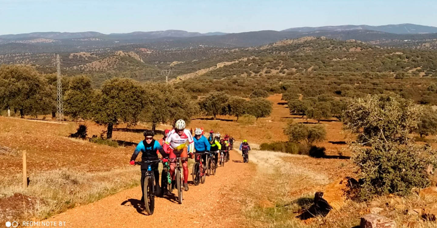 Rutas a pie y en BTT este fin de semana para recorrer lugares emblemáticos del futuro 'Geoparque Volcanes de Calatrava: Ciudad Real'
