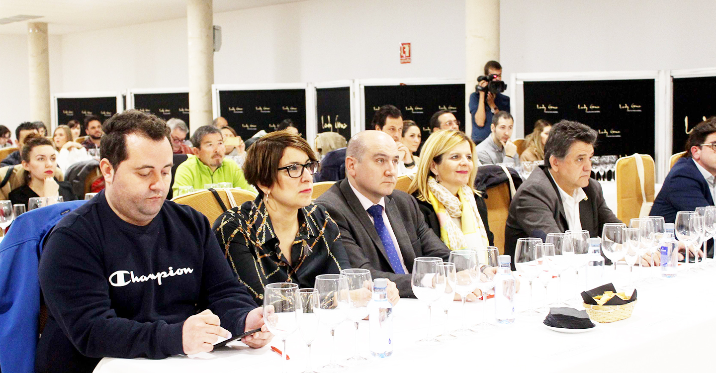 Poesía y vino se combinaron en Daimiel en una nueva cata de ‘La Cultura del Vino’