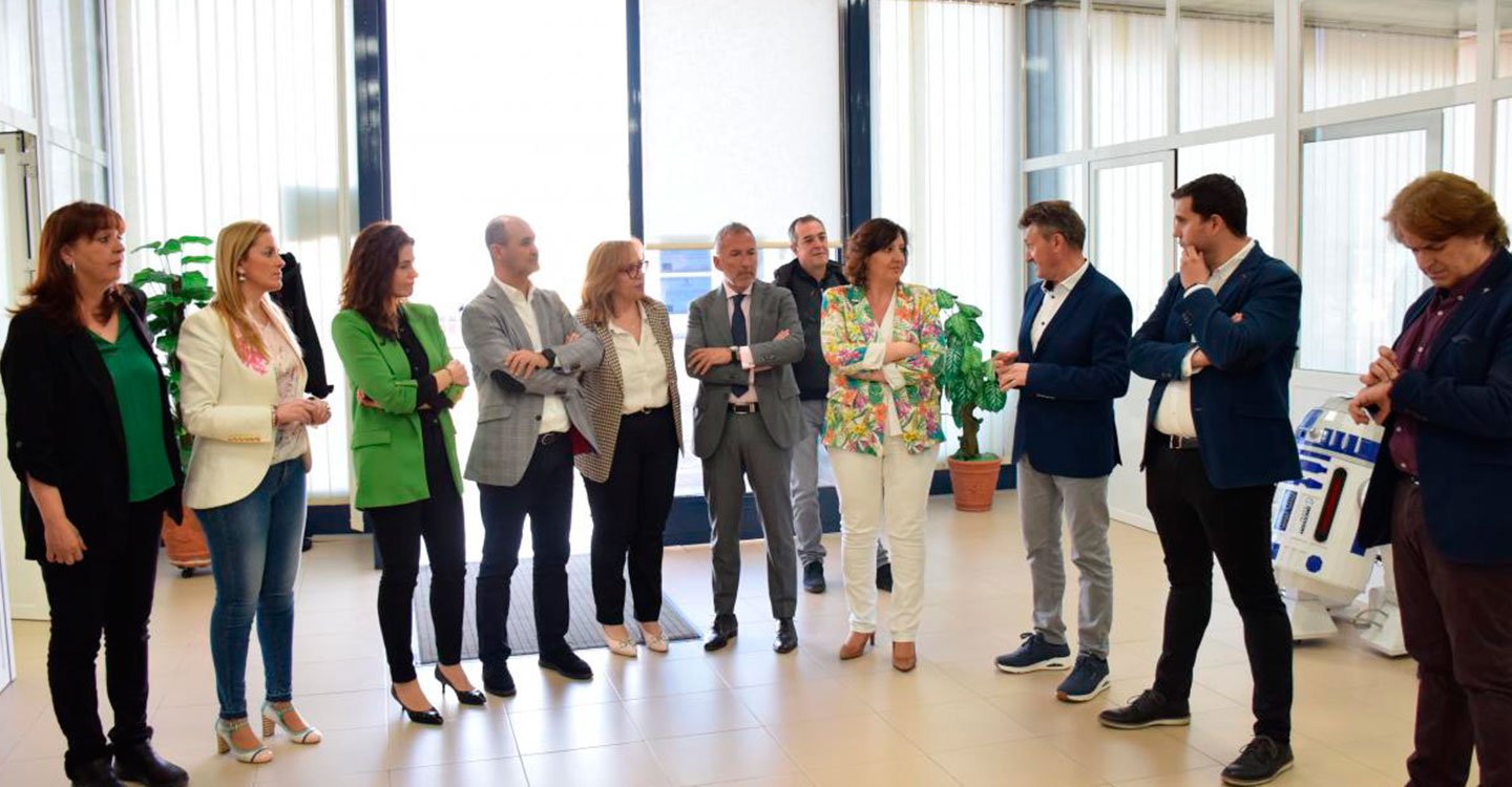 El Gobierno regional firma los contratos para iniciar la construcción de la nueva Oficina Emplea de Valdepeñas con una inversión de 1,4 millones de euros

