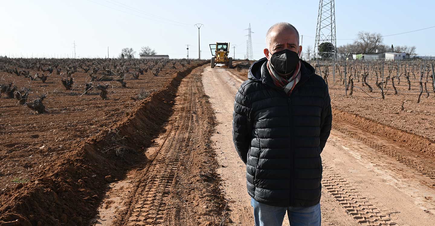 Valdepeñas mejora en dos meses 72 kilómetros de vías agroturísticas