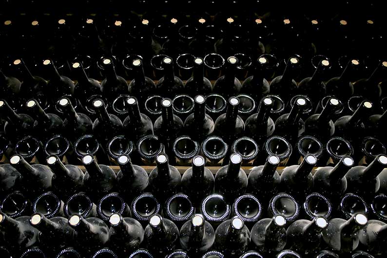 La Asociación de Industrias Vitivinícolas Europeas (AIVE) defiende el uso del alcohol vínico frente a los industriales 