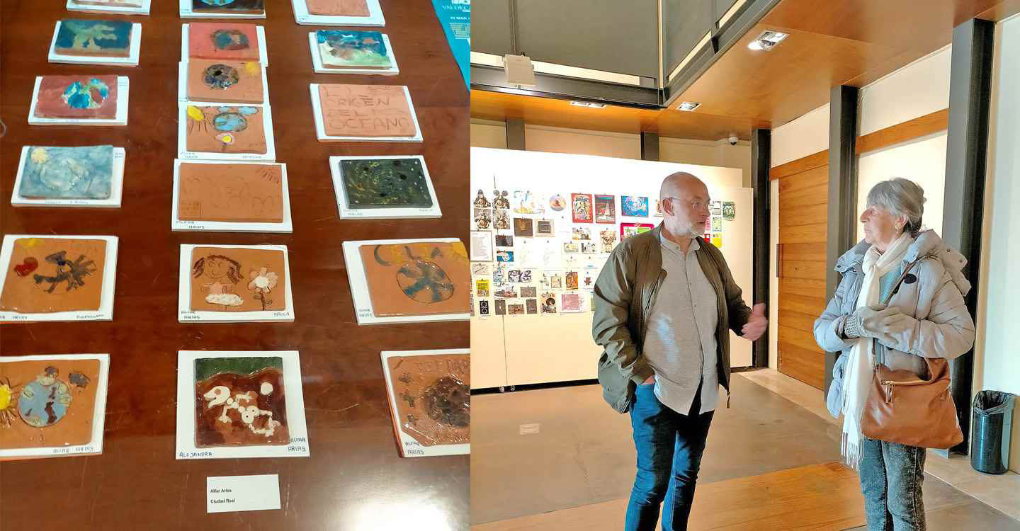 El Alfar Arias visita la Exposición Internacional de Arte Postal avilesina en la que se encuentran expuestas obras en cerámica de alumnos del CEIP Ramón y Cajal de Puertollano