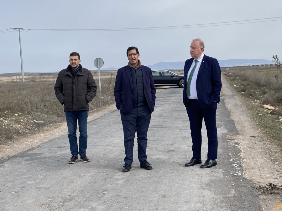 Caballero nfirma el arreglo integral en los próximos meses de la carretera de turón en Carrión de Calatrava 