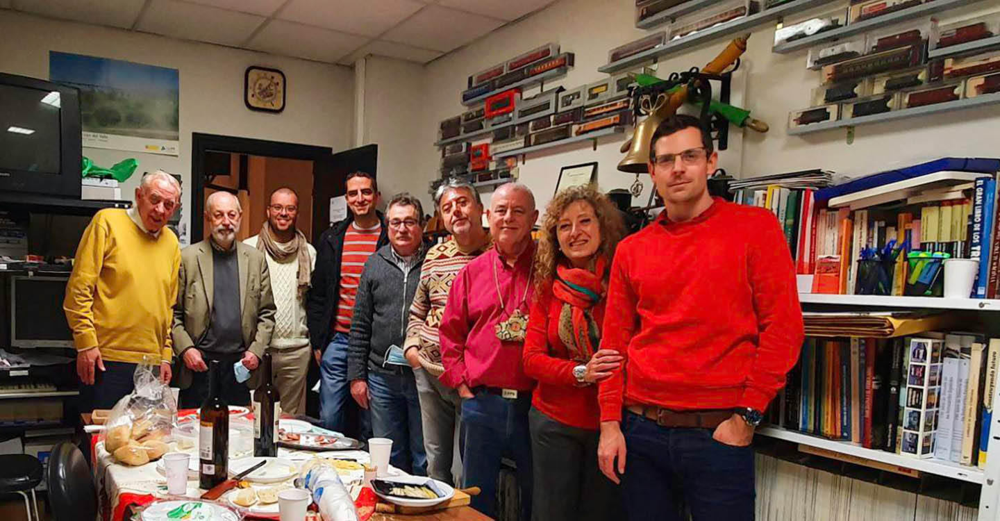 La Asociación de Amigos del Ferrocarril de Ciudad Real ha celebrado su vino de navidad