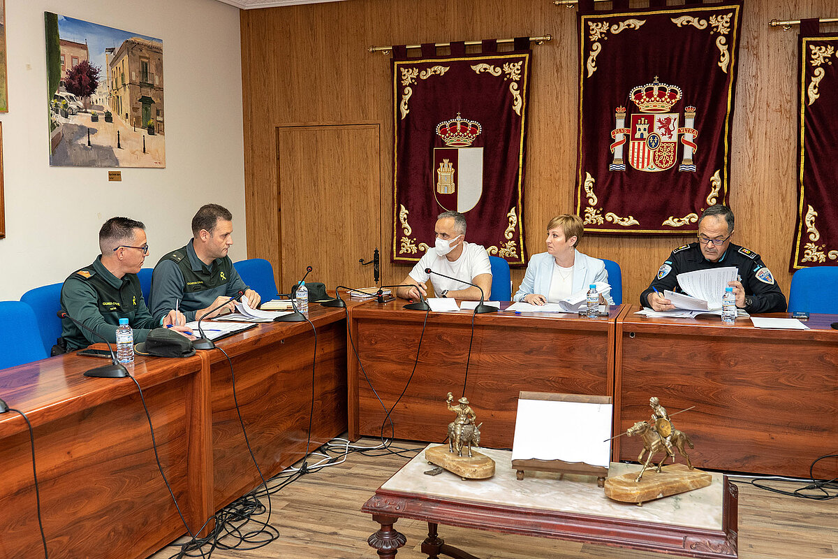 Ayuntamiento de Argamasilla de Alba y Guardia Civil coordinan medios de cara a la romería de abril y la campaña agrícola