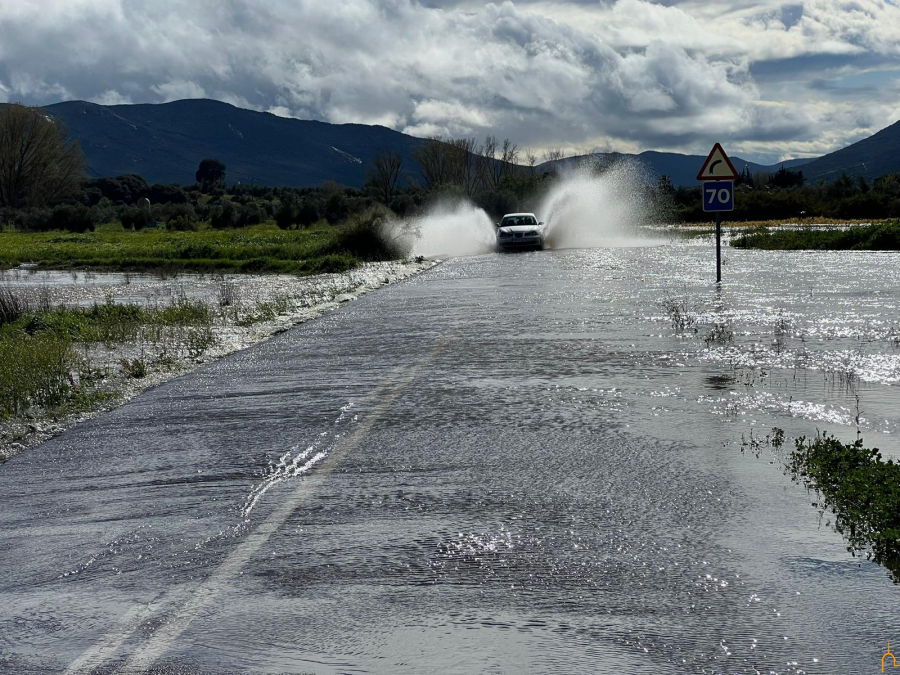  Tres carreteras de la Diputación de Ciudad Real permanecen cortadas por las abundantes lluvias caídas en las últimas horas 