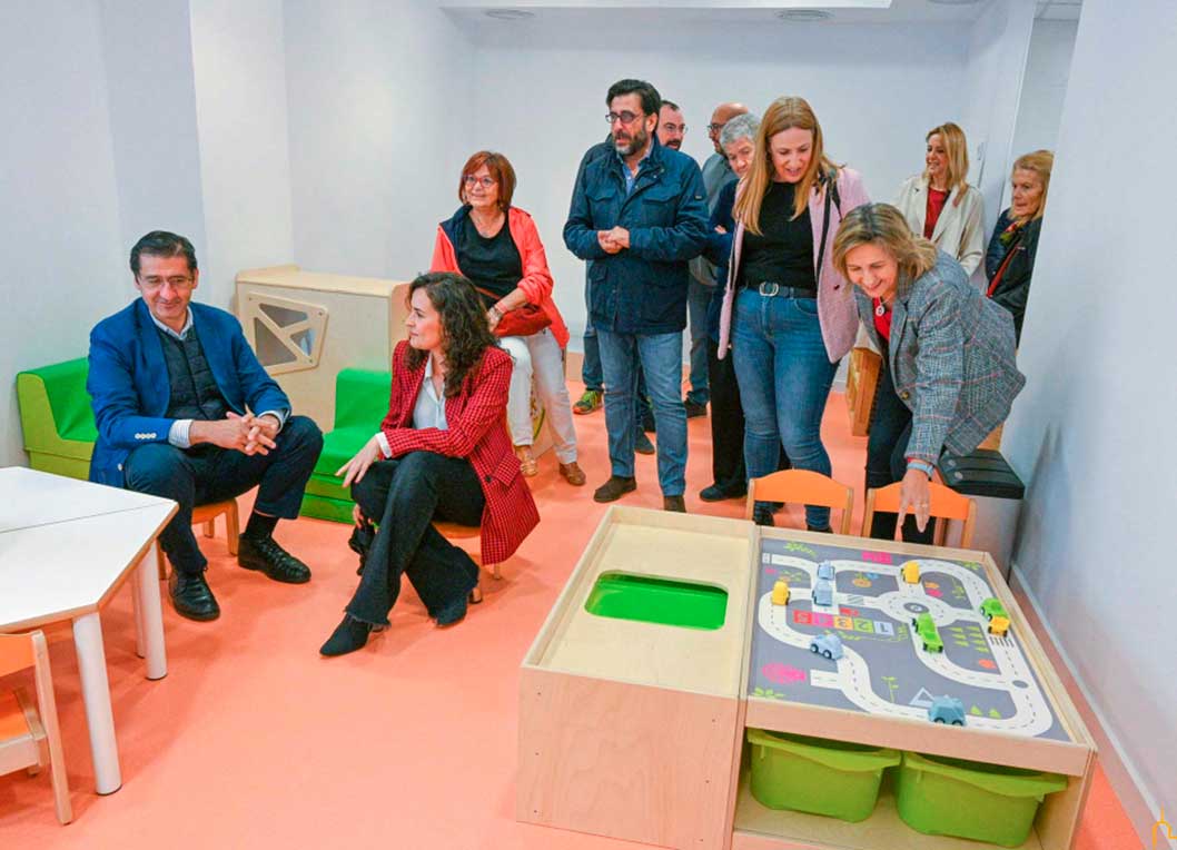  Caballero visita las instalaciones de la nueva Escuela Infantil de Calzada de Calatrava 