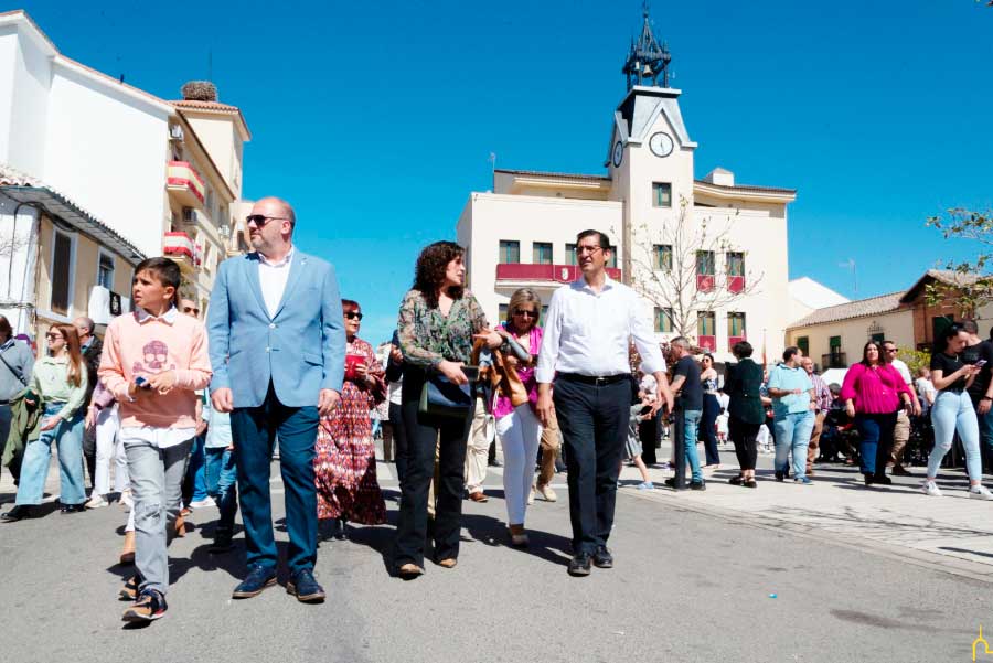  Caballero celebra, desde "las caras" de Calzada de Calatrava, el renacer del turismo en la provincia con una afluencia masiva en Semana Santa 