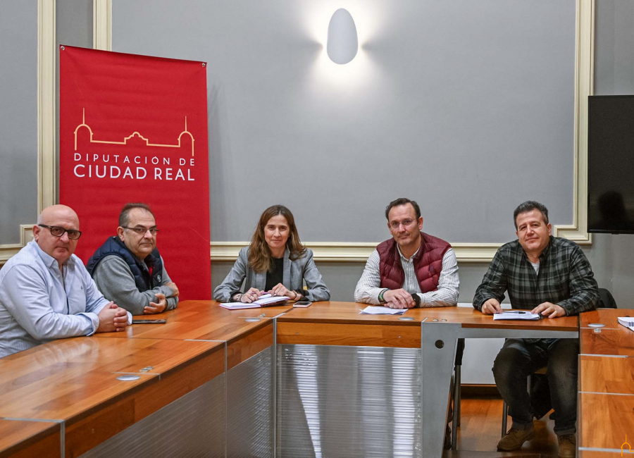 Milagros Calahorra se reúne con la Federación de Salvamento y Socorrismo para dar el visto bueno a los tradicionales cursos 