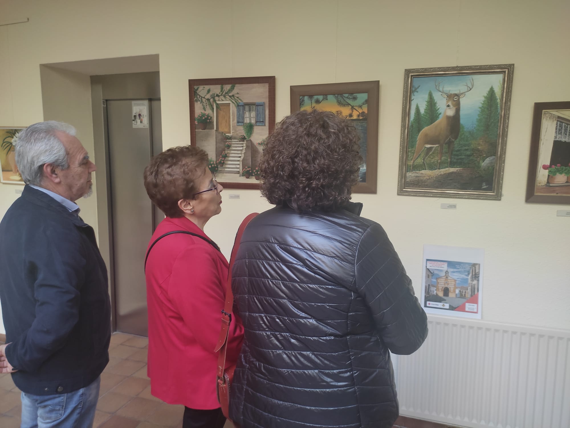 La Casa de la Cultura de Manzanares acoge una exposición de pintura de personas mayores de Cruz Roja