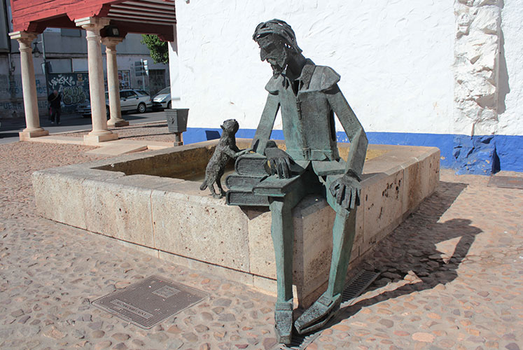 Cervantes Plaza de España Alcázar de San Juan