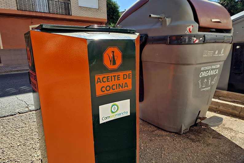 Argamasilla de Alba cuenta ya con siete nuevos contenedores destinados a la recogida y reciclaje de aceite vegetal usado