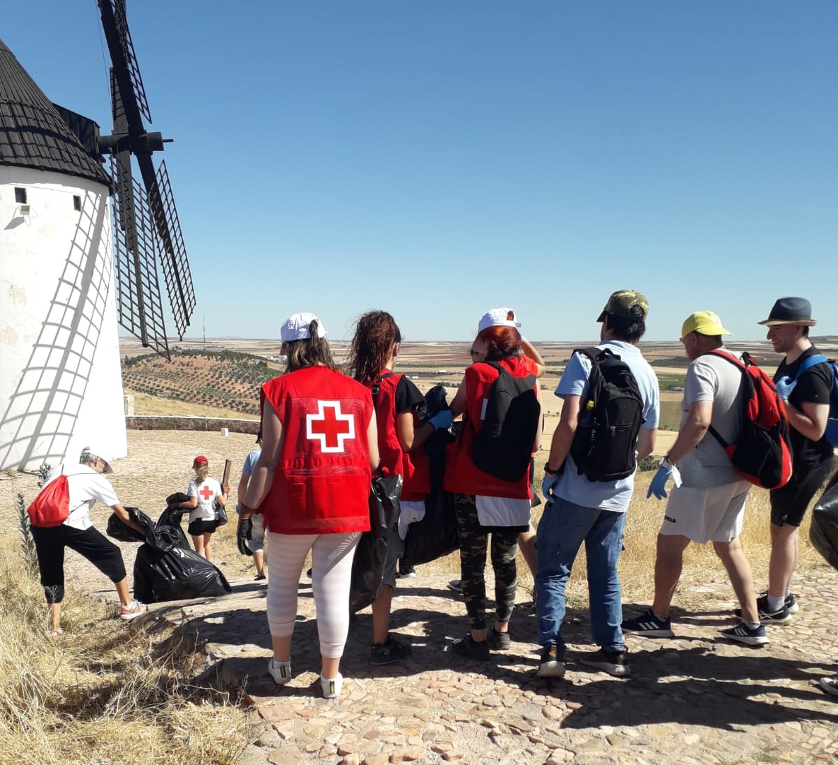 Cruz Roja vuelve a movilizarse contra el abandono de residuos en la naturaleza sumándose a ‘1m2 contra la basuraleza’