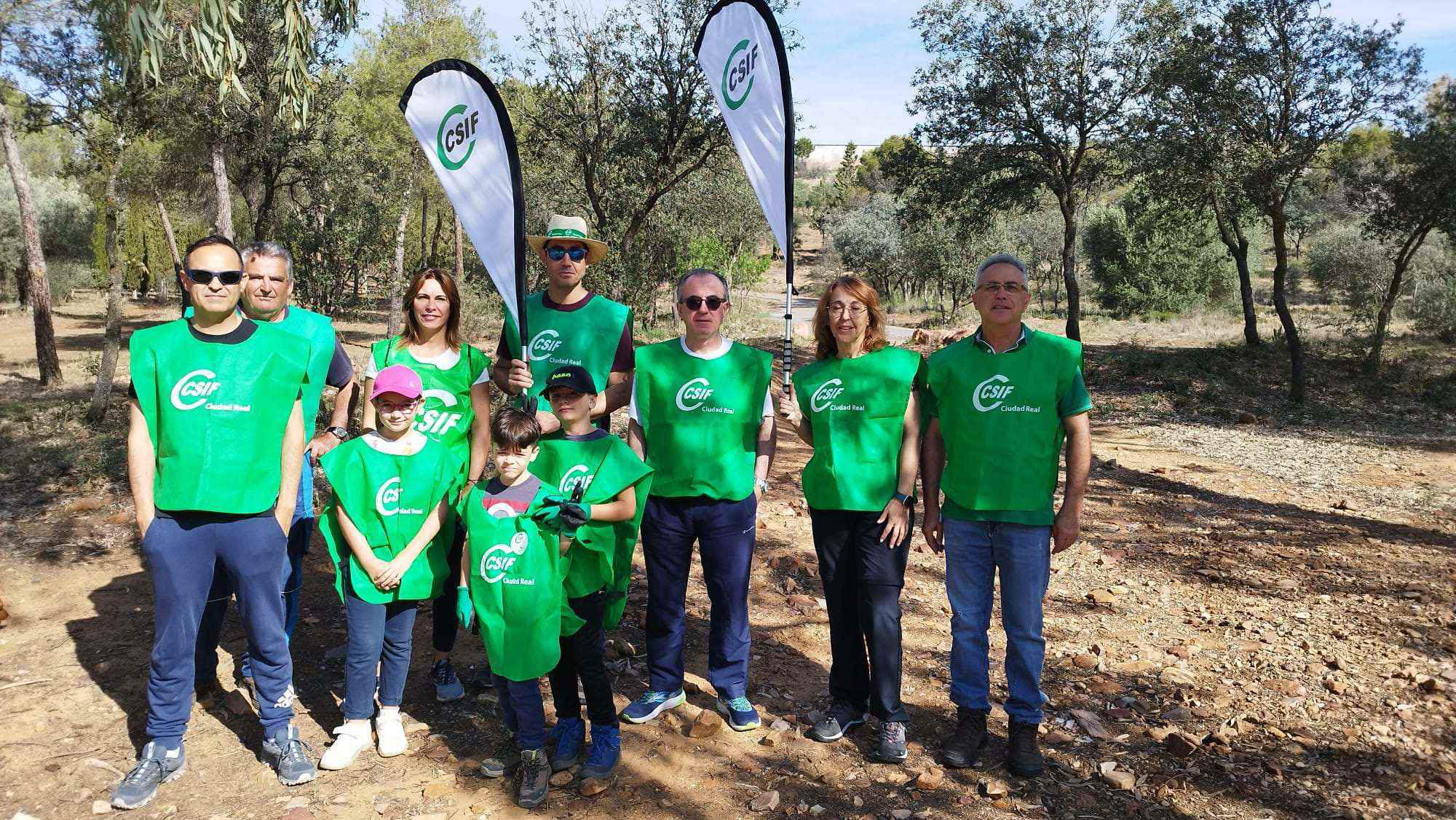 CSIF Ciudad Real se une a la campaña “1m2 contra la Basuraleza” limpiando el parque forestal de La Atalaya 
