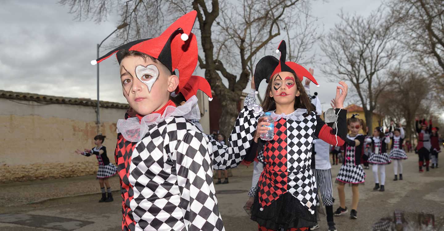 Las AMPA de Argamasilla de Alba salen a la calle en el Desfile de Comparsas Infantiles