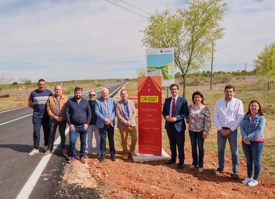  La Diputación de Ciudad Real cumple el compromiso que adquirió ante los alcaldes del Campo de Montiel de arreglar todas las carreteras de la comarca 